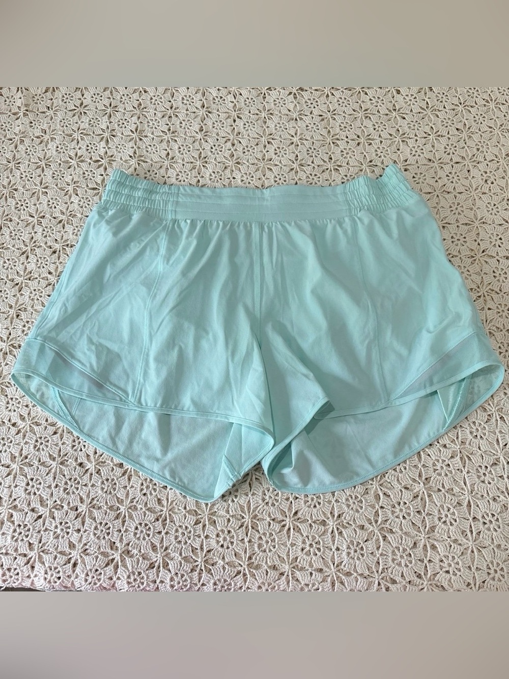 EUC Lululemon HR Hotty Hot shorts - size 12 - 4” inseam - Icing Blue